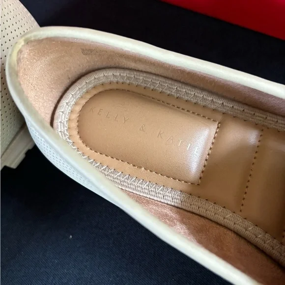Kelly and Katie Tan Loafers size 6 - Picture 6 of 9